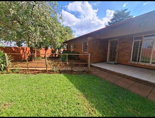 3 BEDROOM HOUSE FOR SALE IN VANDERBIJLPARK CW 1